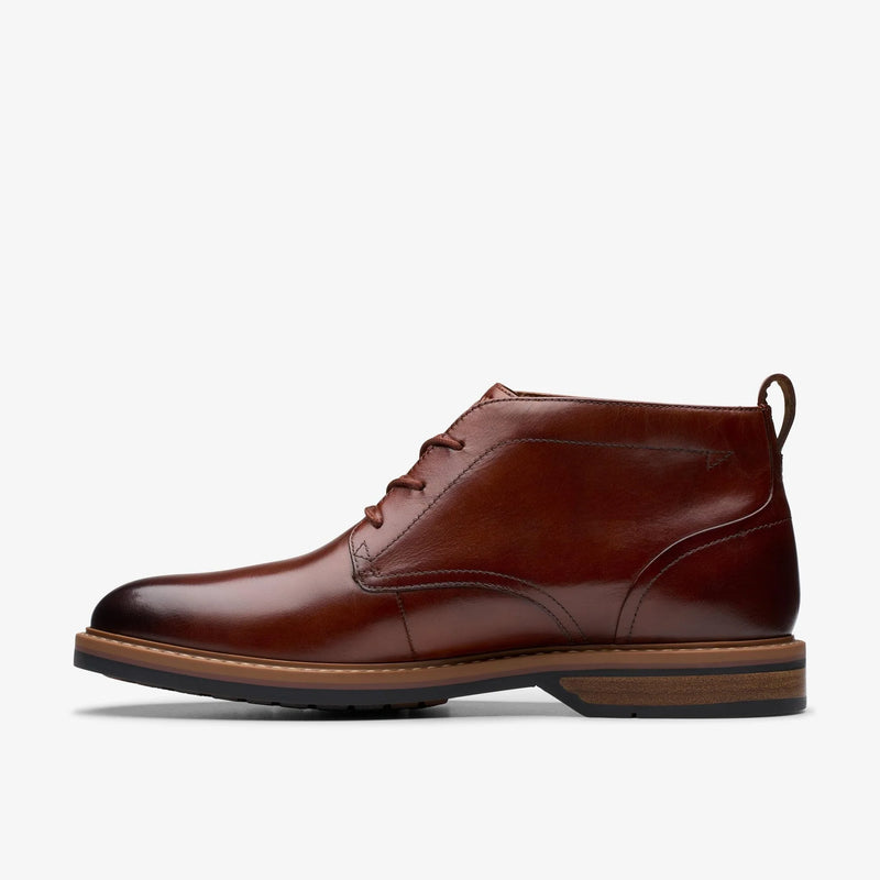 Clarks Aldwin Chukka Mid Tan מגפי קלארקס לגברים חום