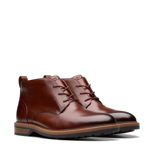 Clarks Aldwin Chukka Mid Tan מגפי קלארקס לגברים חום